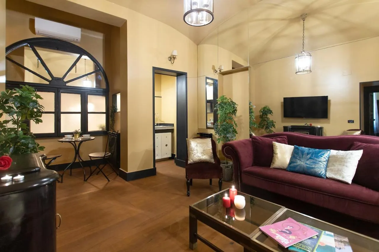Cloe - Hidden Suite Rome Apartment