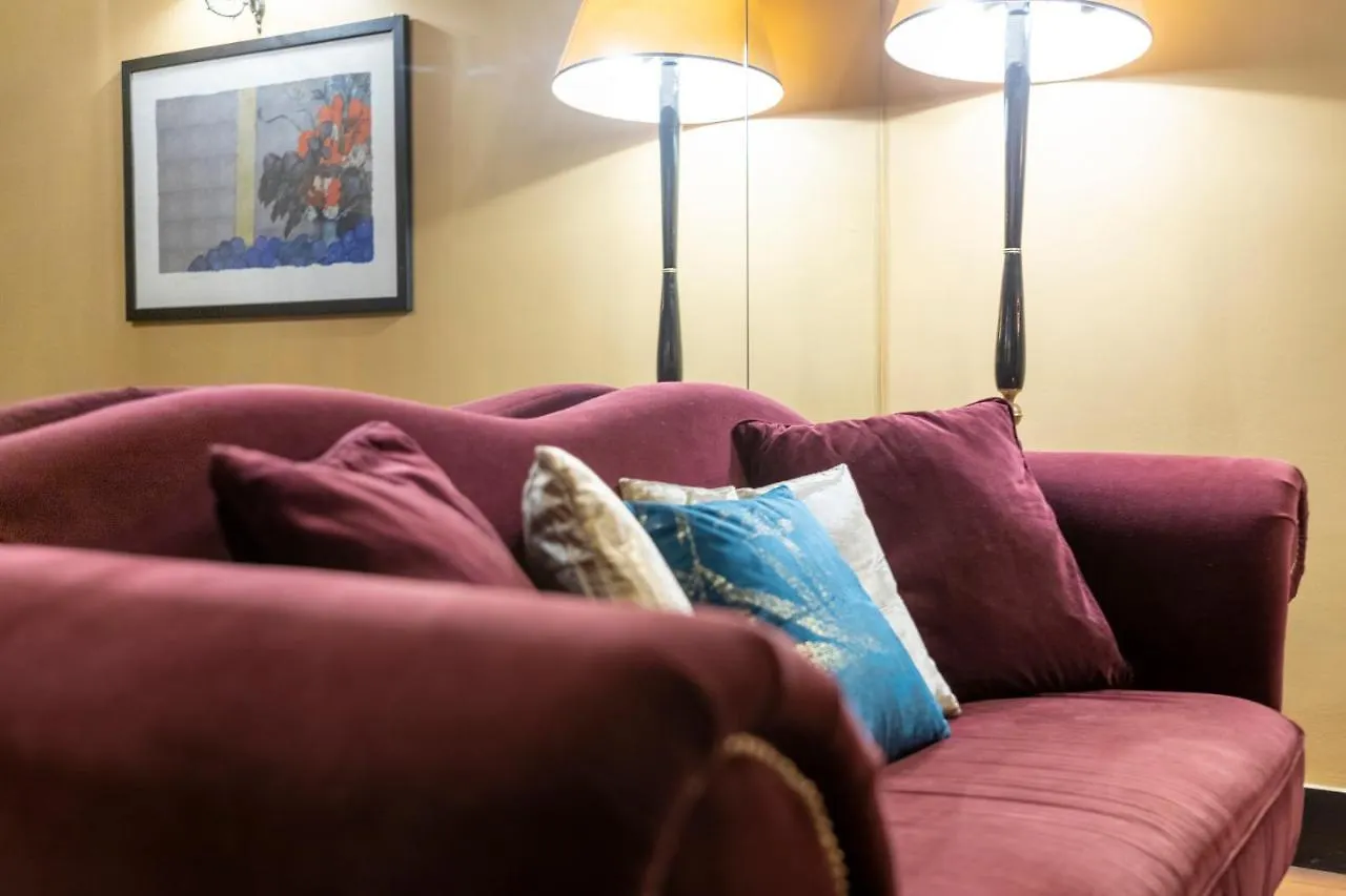 Cloe - Hidden Suite Rome Apartment