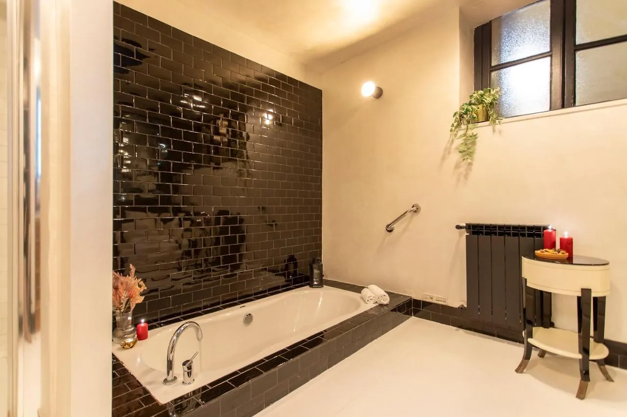 Cloe - Hidden Suite Rome Italy